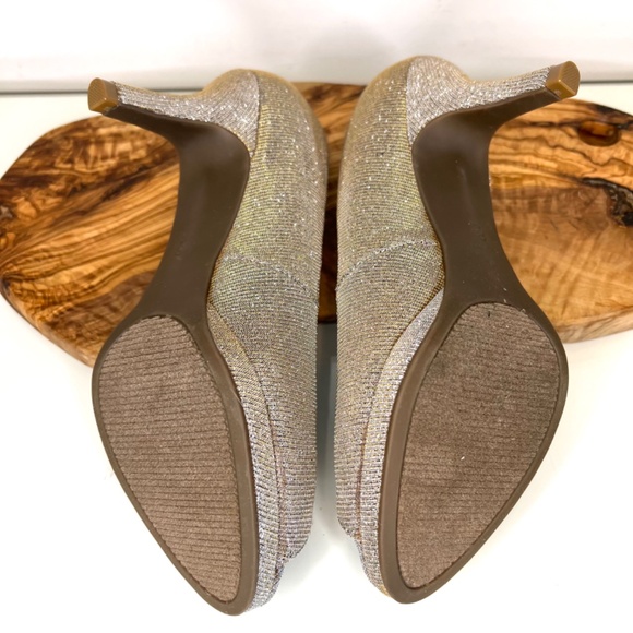 Coach and Four Silver Metallic Glitter Heels Open Toe Size 6 - Picture 15 of 16